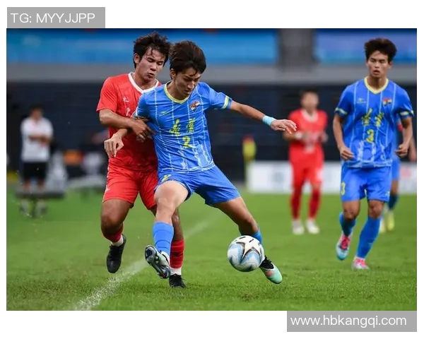 足球明星的跑步姿势引发热议究竟是训练问题还是个人风格